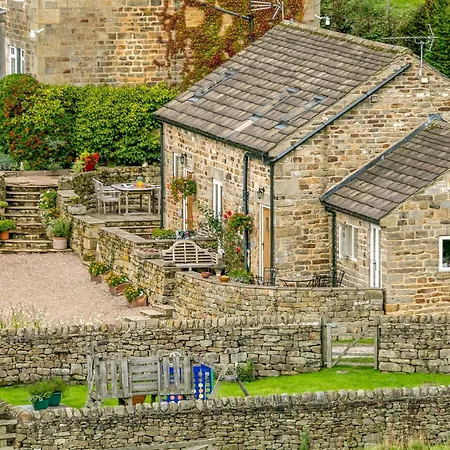 2 Bed In Harrogate 79165 بيت للعطل *