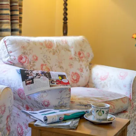 2 Bed In Harrogate 79165 Weeton (West Yorkshire)