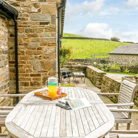 2 Bed In Harrogate 79165 Holiday home