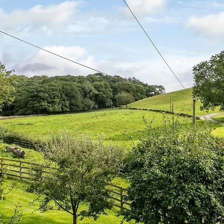 2 Bed In Huby Oc-M43419