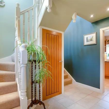 2 Bed In Huby Oc-m43419