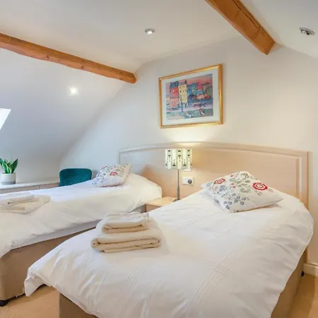 別荘 2 Bed In Huby Oc-m43419 *
