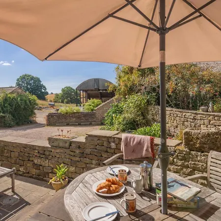 2 Bed In Huby Oc-m43419
